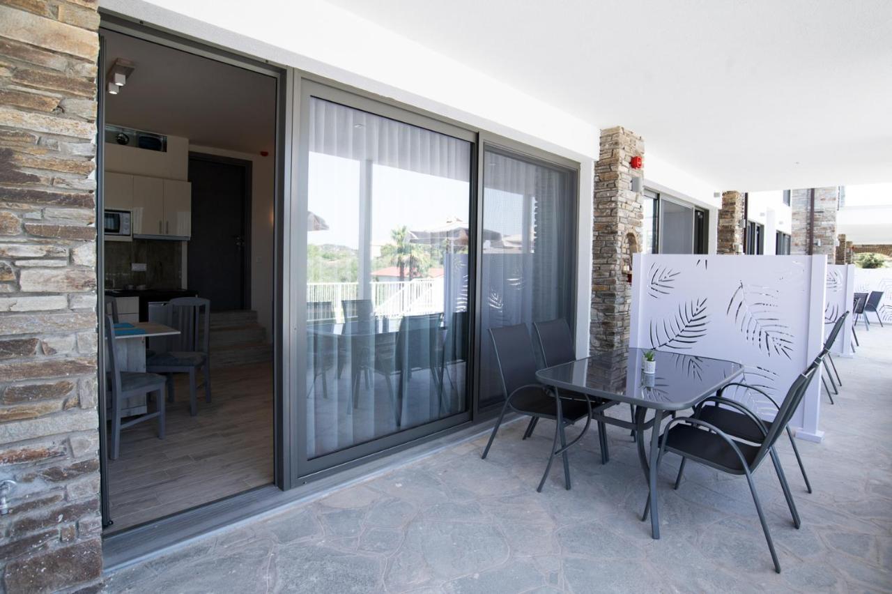 Апартаменты The Palms Novasithonia Вурвуру Экстерьер фото